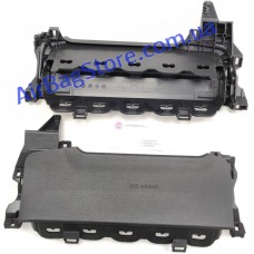 Toyota Camry 18+, колени чёрные